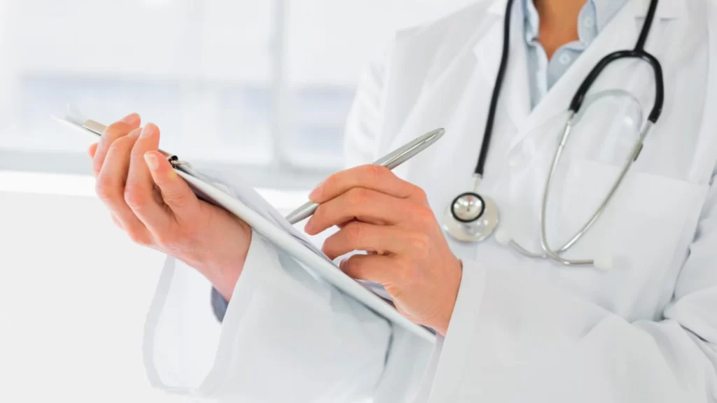 افزایش ۴۶ درصدی تعرفه‌های پزشکی/ تیغ دولبه بر پیکر نظام سلامت